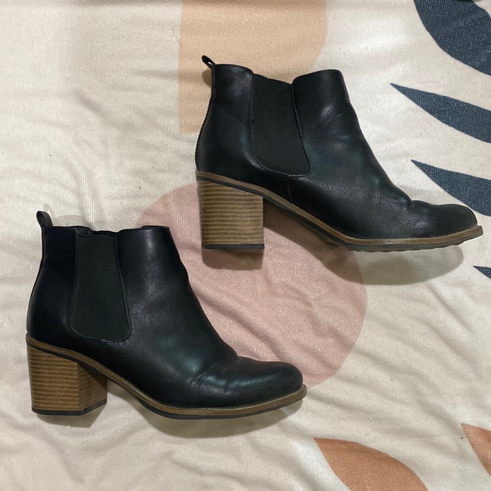 White mountain womens booties - black